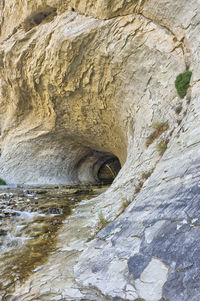 Rock formation in tunnel