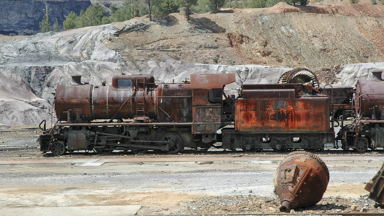 transportation, mode of transport, train - vehicle, day, abandoned, land vehicle, outdoors, no people, locomotive, steam train