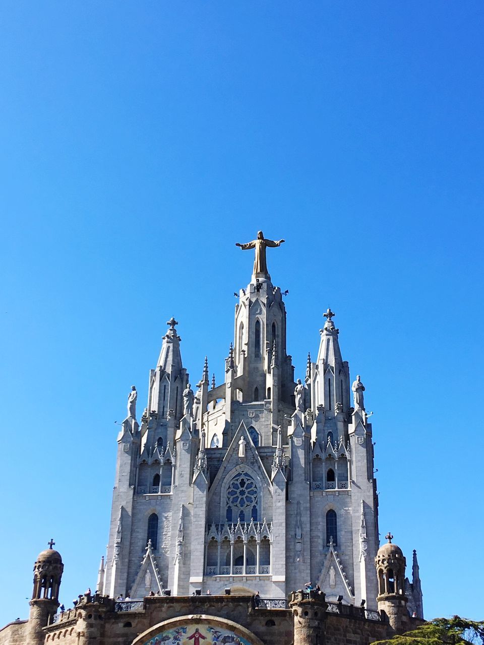 LOW ANGLE VIEW OF A BUILDING