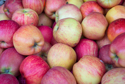 Full frame shot of apples