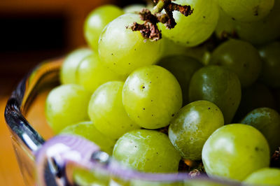 Close-up of grapes in bowl