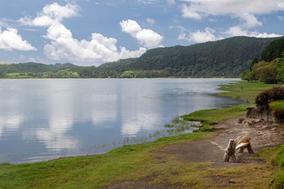 Scenic view of furnas lake in sao miguel island, azores. tranquil scene of lake in volcanic crater