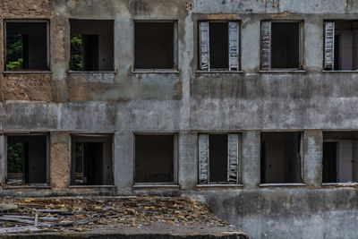 Full frame shot of abandoned building