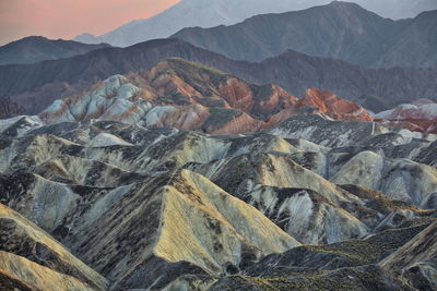 0905 sandstone and siltstone landforms of zhangye danxia-red cloud national geological park-china.