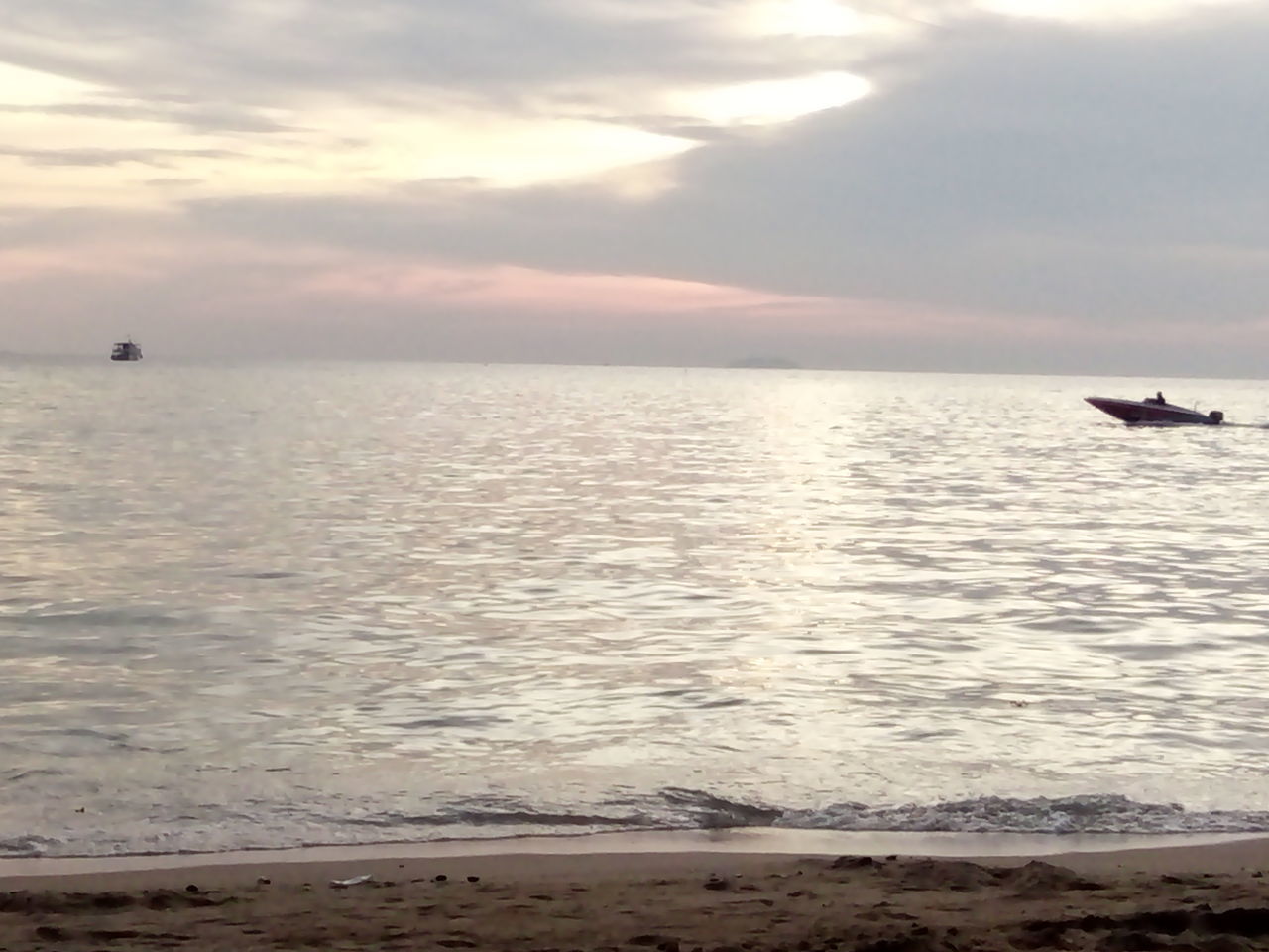 SCENIC VIEW OF SEA AGAINST SUNSET SKY