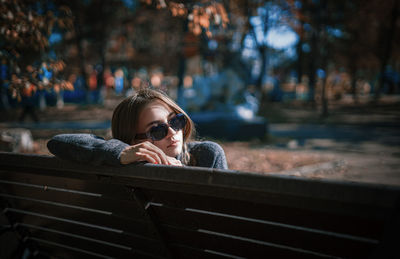 Portrait of woman in sunglasses