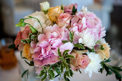 Wedding table setting with flowers