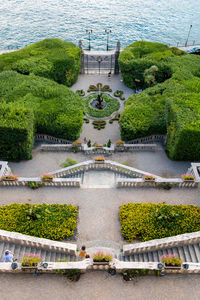 The gardens at the entrance to villa carlotta.