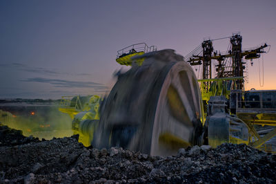 Wheel excavator at quarry