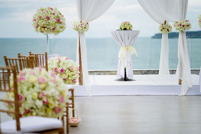 Close-up of flowers in vase on table