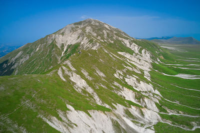 Aerial view of mount eagle from field emperor abruzzo