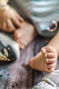 Low section of baby foot by bubble at home