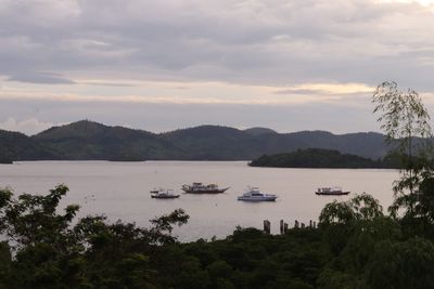 Scenic view of bay against sky