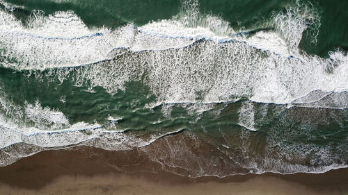 Water flowing through beach 