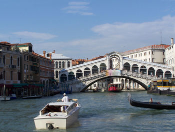 Rialto bridge in venice on a sunny day