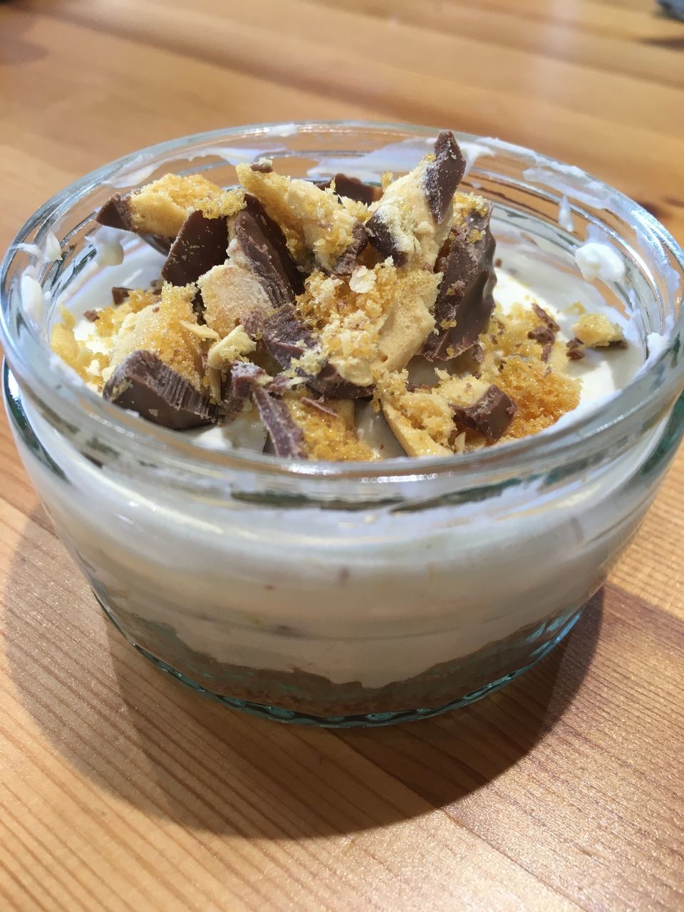 HIGH ANGLE VIEW OF BREAKFAST IN BOWL