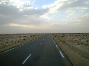 Road passing through the desert