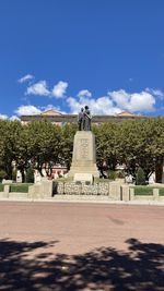 Statue of monument against sky