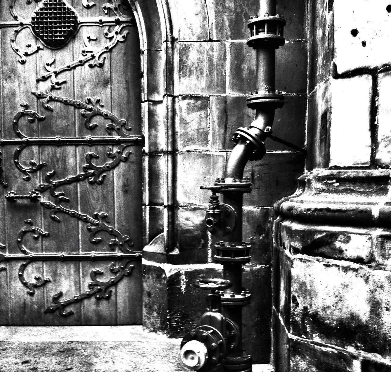 metal, built structure, architecture, wall - building feature, door, building exterior, security, safety, old, closed, protection, metallic, lock, day, rusty, outdoors, wall, close-up, no people, pipe - tube