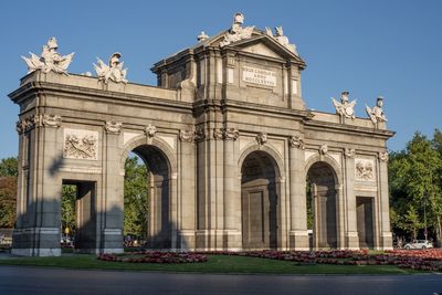 Puerta de alcala against clear sky