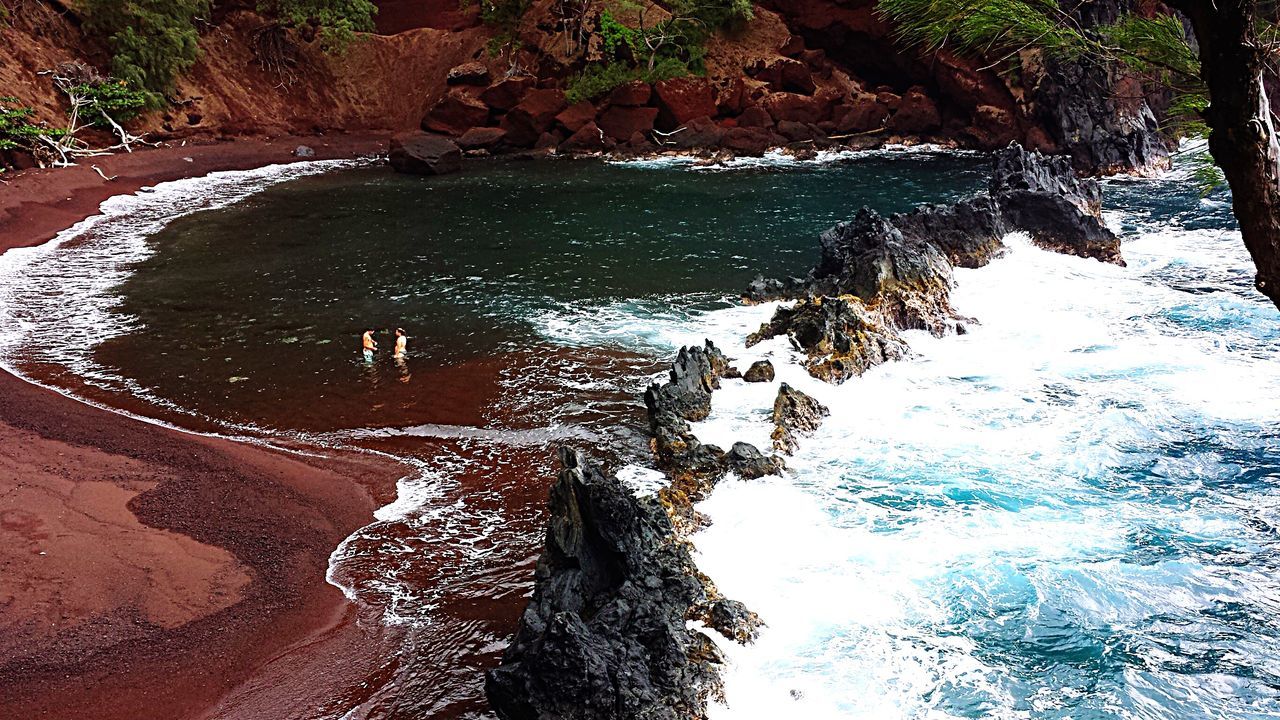 Kaihalulu Bay