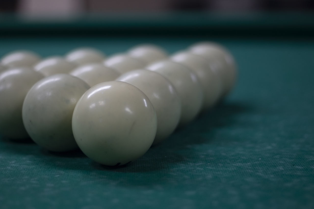 sports, billiards, game, close-up, table, pool sport, indoor games and sports, indoors, pool table, no people, pool ball, recreation, green, ball, selective focus, relaxation, billiard ball, leisure games, leisure activity