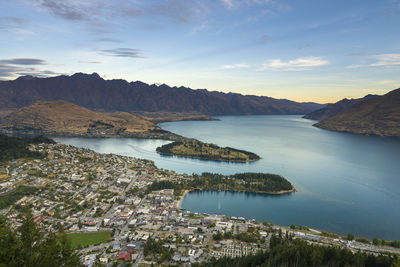 Panoramic view of bay against sky