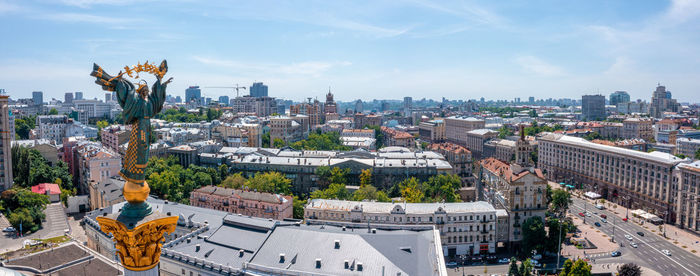 Aerial view of the kyiv ukraine above maidan nezalezhnosti independence monument.