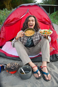 Cook breakfast in the tent