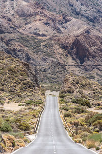 Road amidst mountain