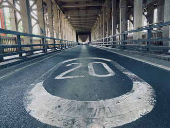 Road markings 20 mph speed limit 