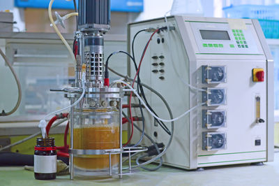 Ethanol production in laboratory fermentor or fermenter