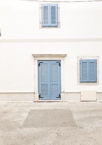 Blue accents for a beautiful house