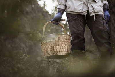 Mushroom picket holding basket