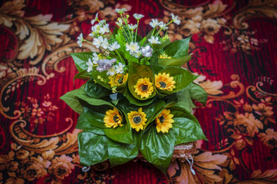 Close-up of flowers