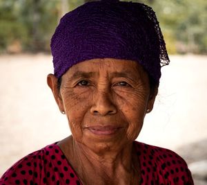 Portrait of a smiling mid adult woman