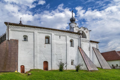 Church of st. sergius of radonezh with a refectory in kirillo-belozersky monastery, russia