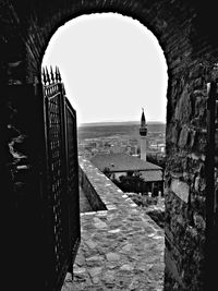 Old ruin building against sky