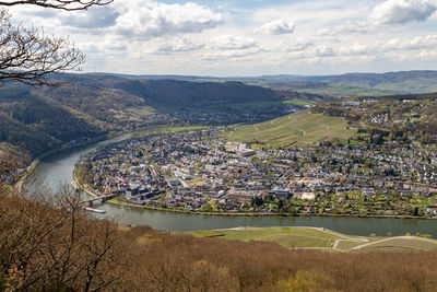 Panoramic view on the valley of the river moselle and the city bernkastel-kues