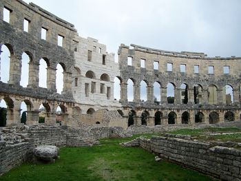 Old ruin building against sky