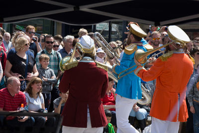 Street musicians with crowd