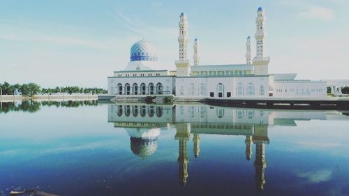 Reflection of building in lake