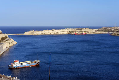 Valletta, mlata.  scenic view from upper barakka gardens on grand harbour.