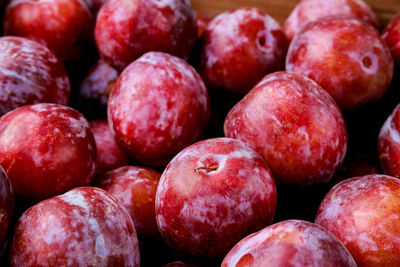 Full frame shot of apples