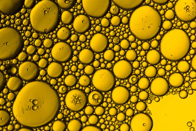 Full frame shot of bubbles in water