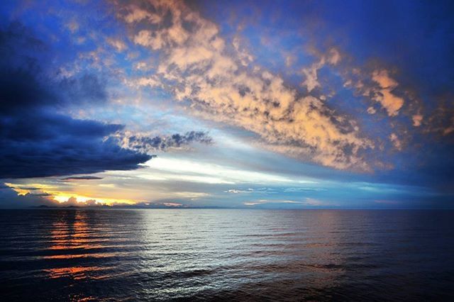 sea, water, sky, horizon over water, scenics, tranquil scene, beauty in nature, tranquility, sunset, cloud - sky, waterfront, nature, idyllic, cloud, cloudy, reflection, dramatic sky, seascape, outdoors, no people