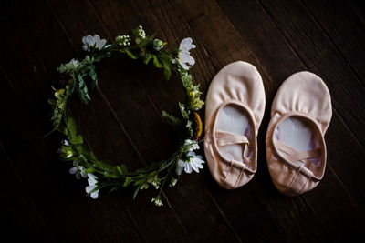 Flower crown and small ballet shoes