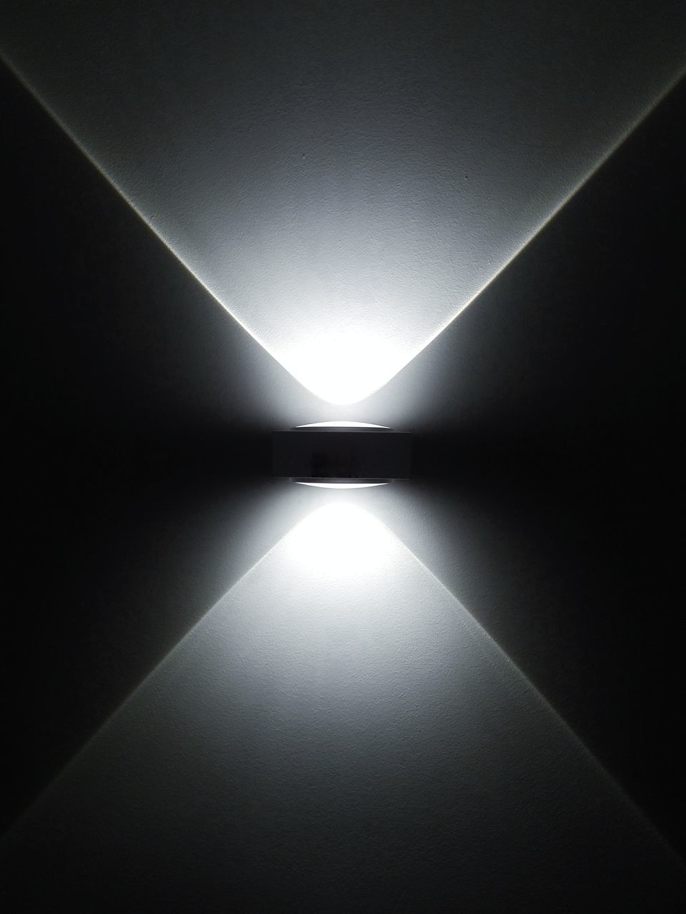 CLOSE-UP VIEW OF ILLUMINATED LIGHT