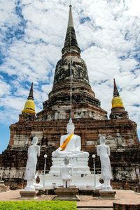 Statue of pagoda against sky