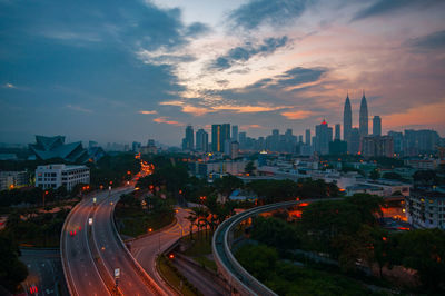 Traffic on city street at night